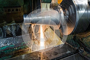 Grinding and finishing of the conical mandrel on a circular grinding machine