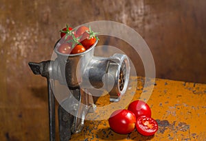 Grinding tomatoes
