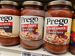 Grocery store Prego pizza sauce in a glass jar