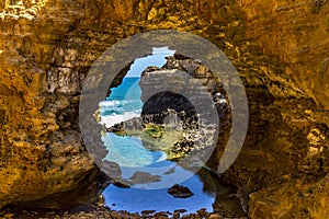 The Grotto on the Great Ocean Road photo
