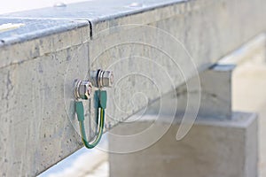 Ground Bonding Cable between Two Cable Wireway