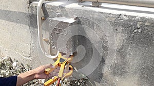 Grounding test on plant