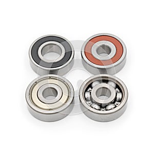 Group bearings and rollers automobile components for the engine