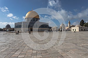 Group of people in front of the Dome of the Rock in Jerusalem