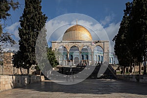 Group of people in front of the Dome of the Rock in Jerusalem