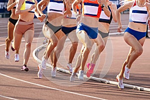 group women runners athletes running 800 metres