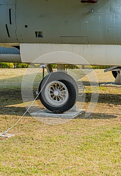 Grumman S-2A landing gear