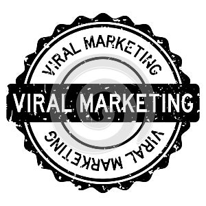 Grunge black viral marketing word round rubber stamp on white background