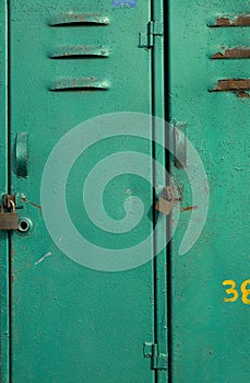 Grunge locker