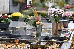 Gräber friedhof im herbst österreich Europa 