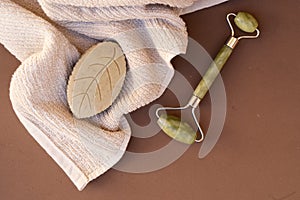 gua sha, face massage roller