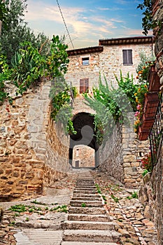 Gualdo Cattaneo, Perugia, Umbria, Italy: old alley to the entrance of the old town