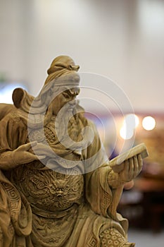 Guanyu (?-220) woodcarving photo
