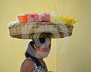 Guatemalan lady selling fruit (1)