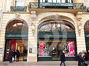 Guerlain Boutique avenue des Champs Elysees Paris