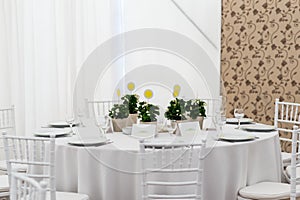 Guest table at ceremony