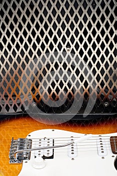 Guitar amplifier and electricguitar