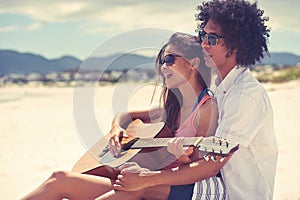 Guitar beach couple