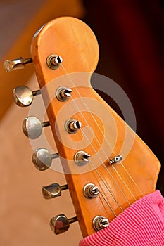 Guitar headstock