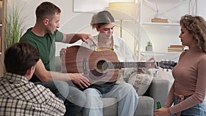 guitar lesson supportive friends home meeting