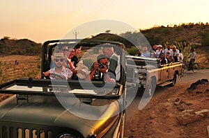 Gujarat: Jeep Safari & tourists excursion to the farmer