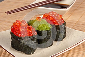 Gunkan sushi