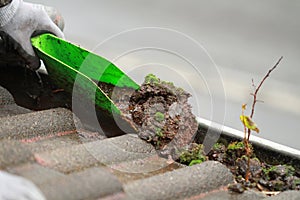 Gutter_cleaning