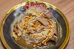 Gyu Teriyaki to kinoko Sauteed sliced beef with sweet soya sauce and trio mushroom