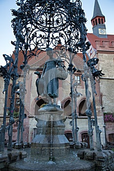GÃ¤nseliesel Goose Girl Fountain Gottingen Germany Front View