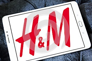 H&M clothing-retail company app