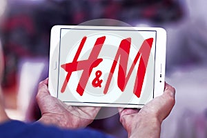 H&M clothing-retail company app