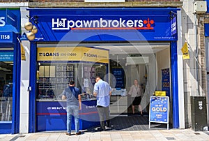 H&T Pawnbrokers in Bromley High Street