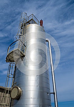 H2S stripping vessel at a gas storage facility