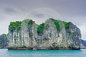 Ha Long Bay, Vietnam glimpse 3