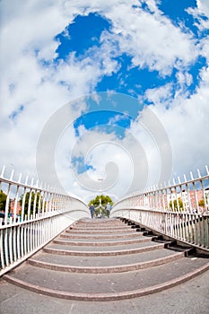 Ha'penny bridge dublin