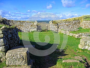 Hadrians Wall, Northumberland National Park, Ruined Stone Arch and Walls at Milecastle 37, Northern England, Great Britain