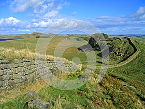 Hadrians Wall winding through Northumberland, UNESCO World Heritage, Northumberland National Park, Northern England, Great Britain