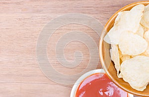 Haft potato chip bowl and catchup