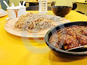Hakka noodles with Manchurian