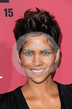 Halle Berry,The Calling