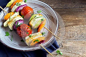Halloumi cheese and vegetables grilled skewers