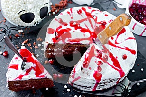 Halloween bloody cake - red velvet cake with cheese frosting