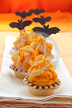 Halloween cake with orange cream