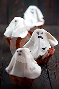 Halloween cupcakes ghost