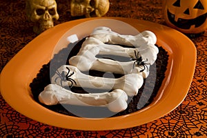 Halloween meringue bones