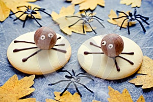 Halloween spider cookies