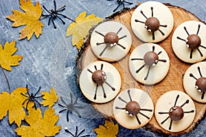 Halloween spider cookies