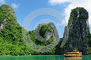 Halong Bay photo