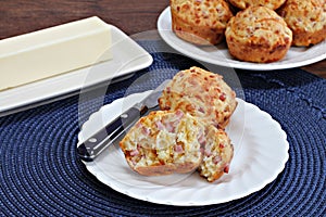 Ham and cheddar breakfast muffins