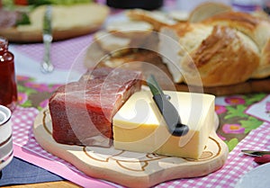 Ham, cheese and bread